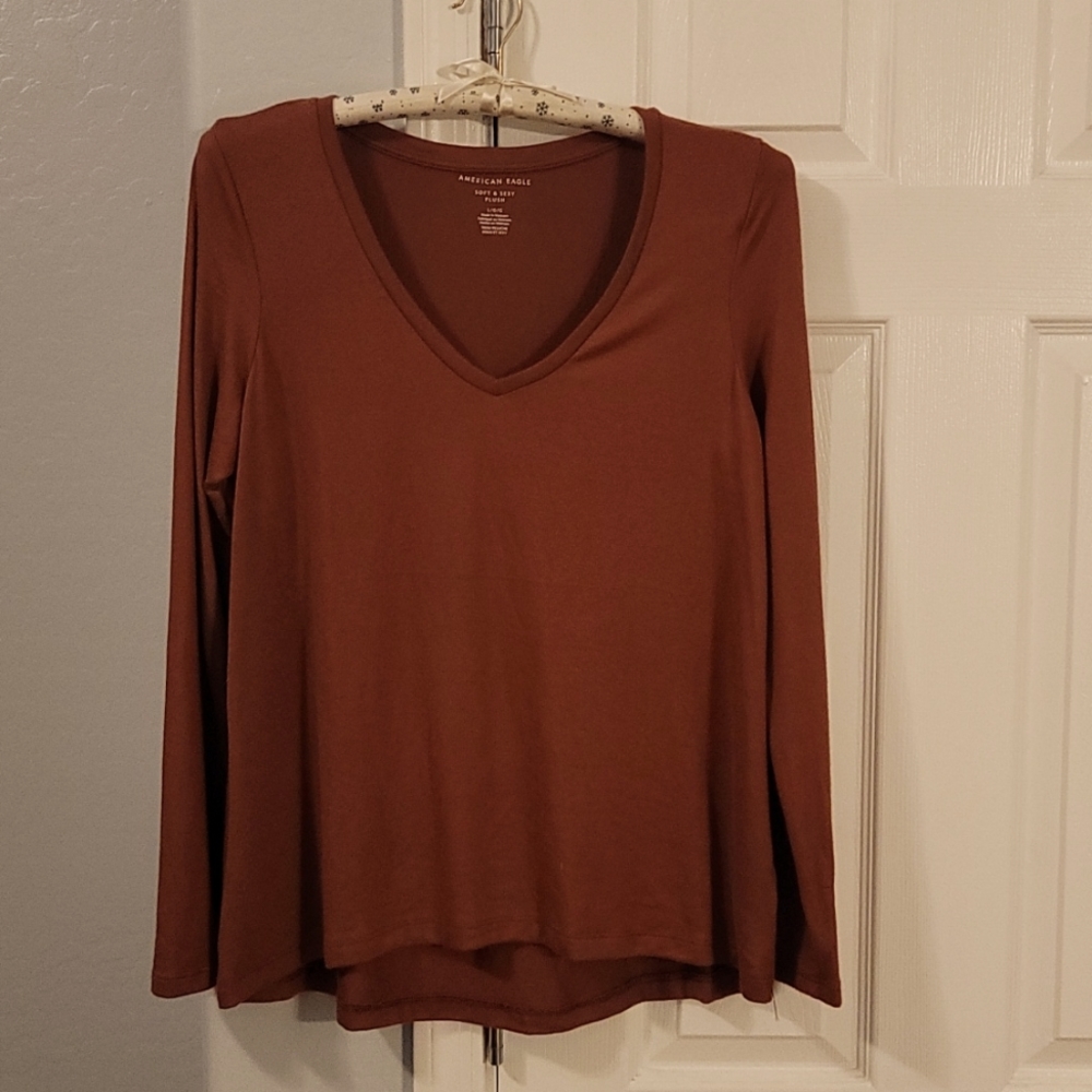 Rust color v neck